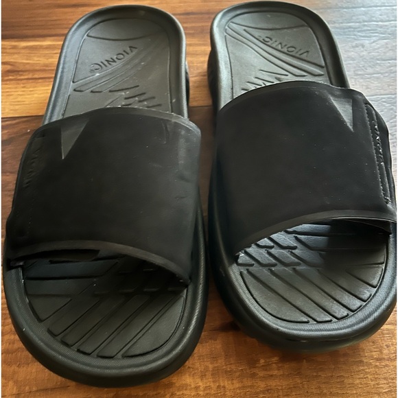 Vionic slides